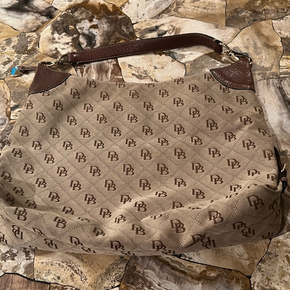 Dooney & Bourke tote - Picture 1 of 4